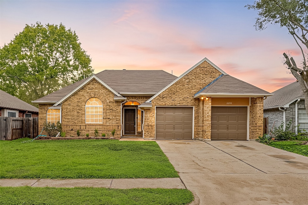 13735 Sablegarden Ln, Houston, TX 77014 - photo 1