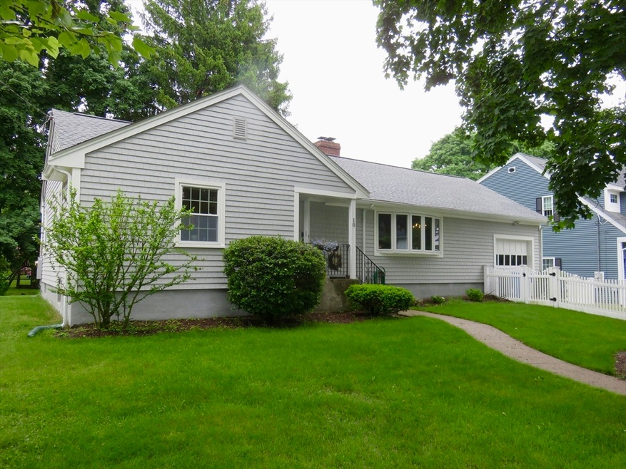 10 Samoset Ln, Waltham, MA 02451 - photo 1