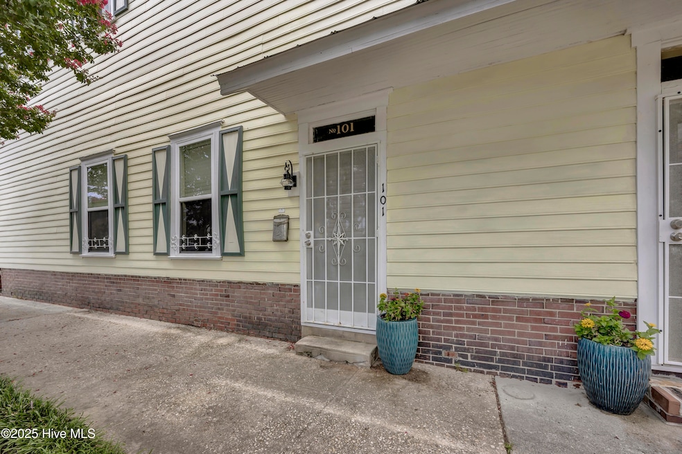 For Rent $1,400/month
