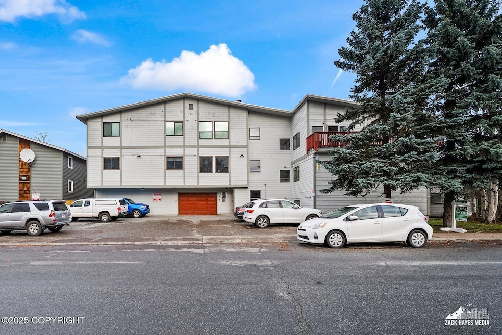 02-329e14thaveunit7_ZHM_002