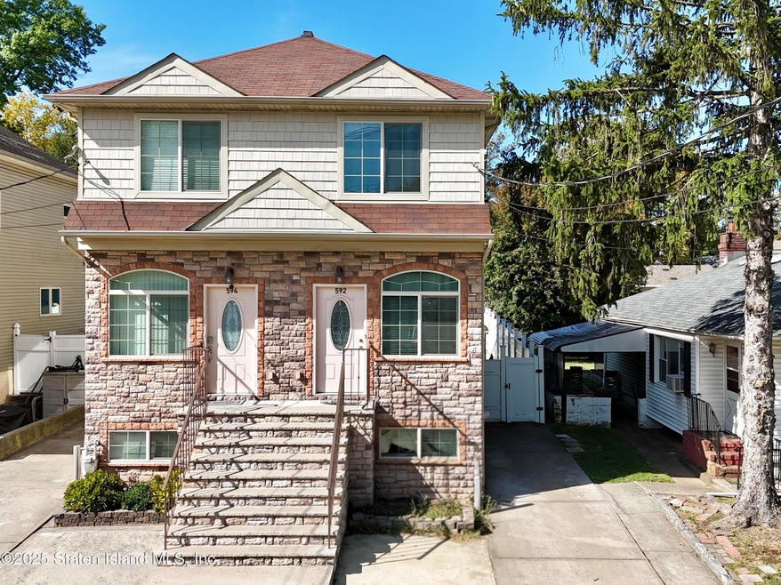 Pending $768,000 • Co-Listing Agent