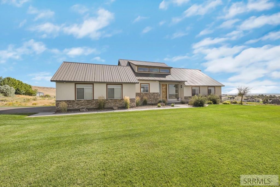For Sale $925,000 • Co-Listing Agent