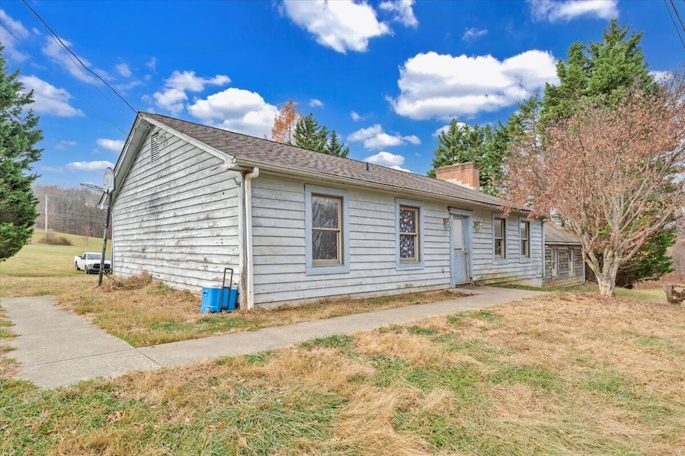 68 Old Sawmill Rd, Blue Ridge, VA 24064 - photo 1