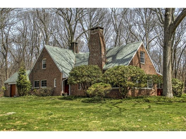 831 Oakwood Rd, Orange, CT 06477 - photo 1