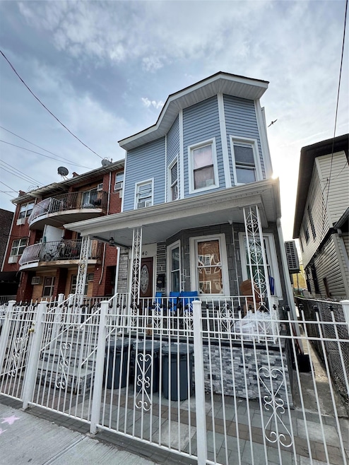 Sold $1,250,000 • Co-Listing Agent