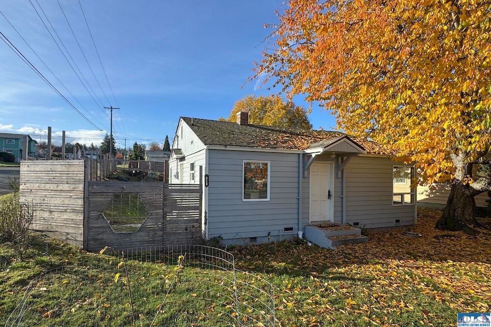 938 E 6th St, Port Angeles, WA 98362 - photo 1
