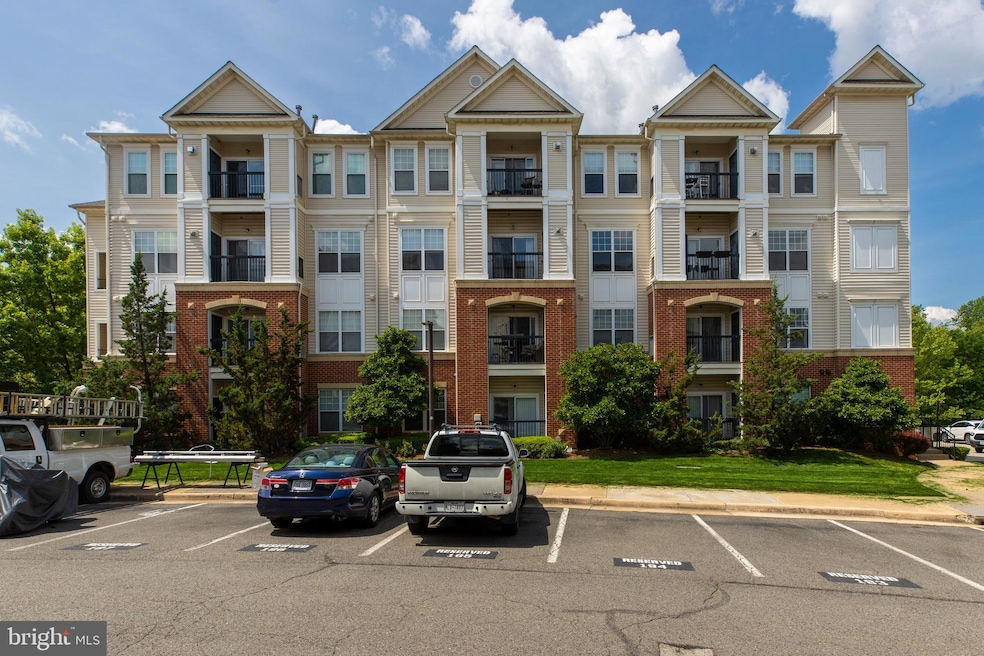 11352 Aristotle Dr unit 7-108, Fairfax, VA 22030 - photo 1