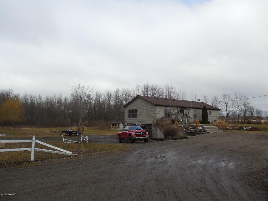 4058 9th St, Wayland, MI 49348 - photo 1