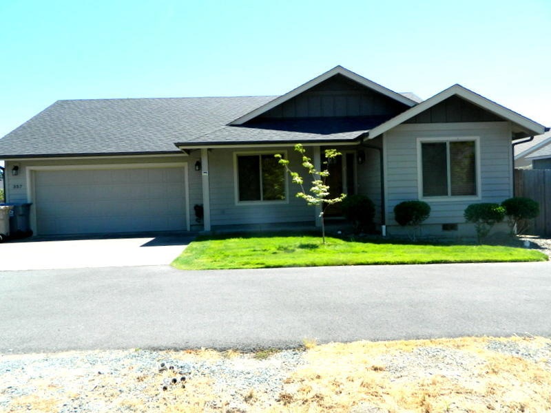 357 SW Wagner Meadows Dr, Grants Pass, OR 97526 - photo 1