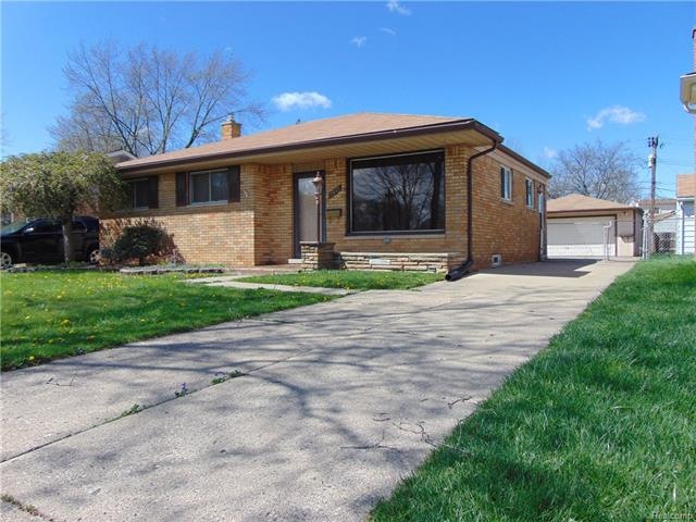 15445 Roycroft St, Roseville, MI 48066 - photo 1