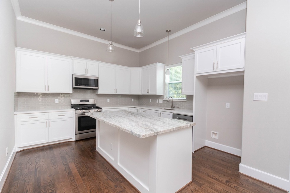 870 Wakefield Dr unit C, Houston, TX 77018 - photo 1