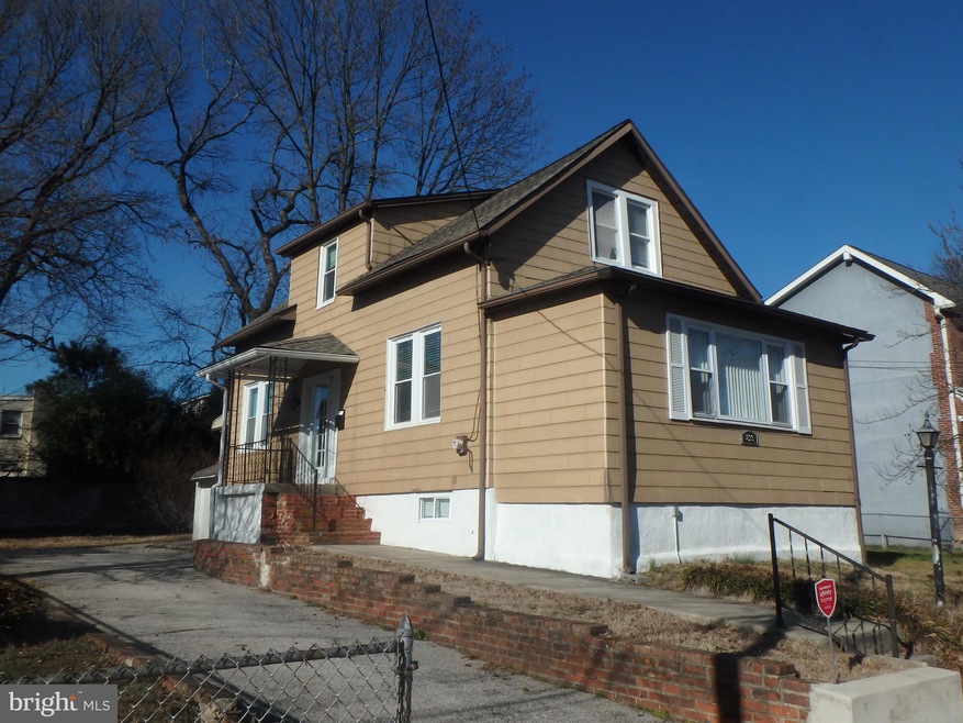829 Walnut St, Darby, PA 19023 - photo 1