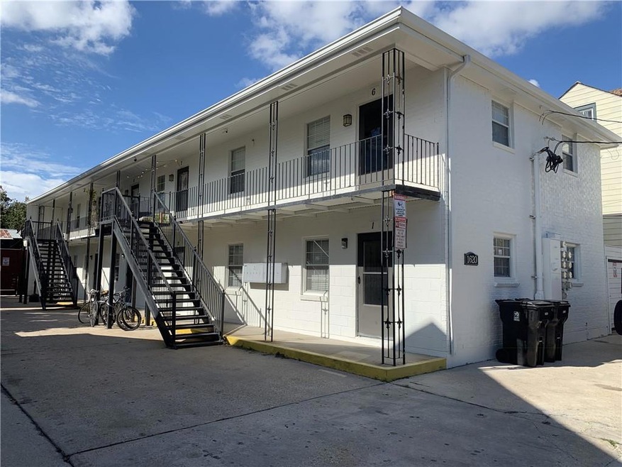 Royal Carriages Apartments - Welcome Home!