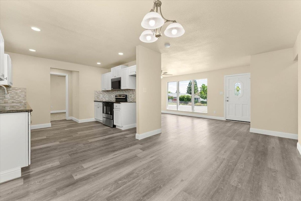 Under Contract $275,000