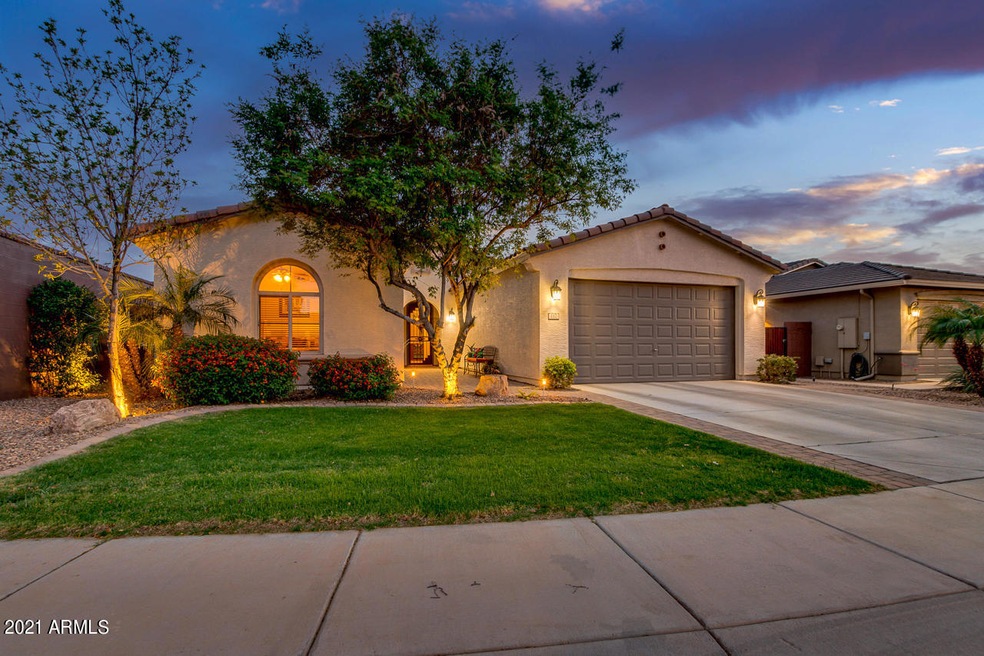 117 W Yellow Wood Ave, San Tan Valley, AZ 85140 - photo 1