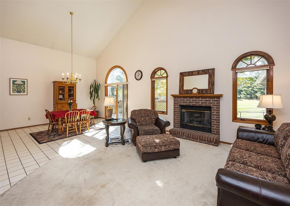 5918 Aspen Cir unit 14, Johnston, IA 50131 - photo 1