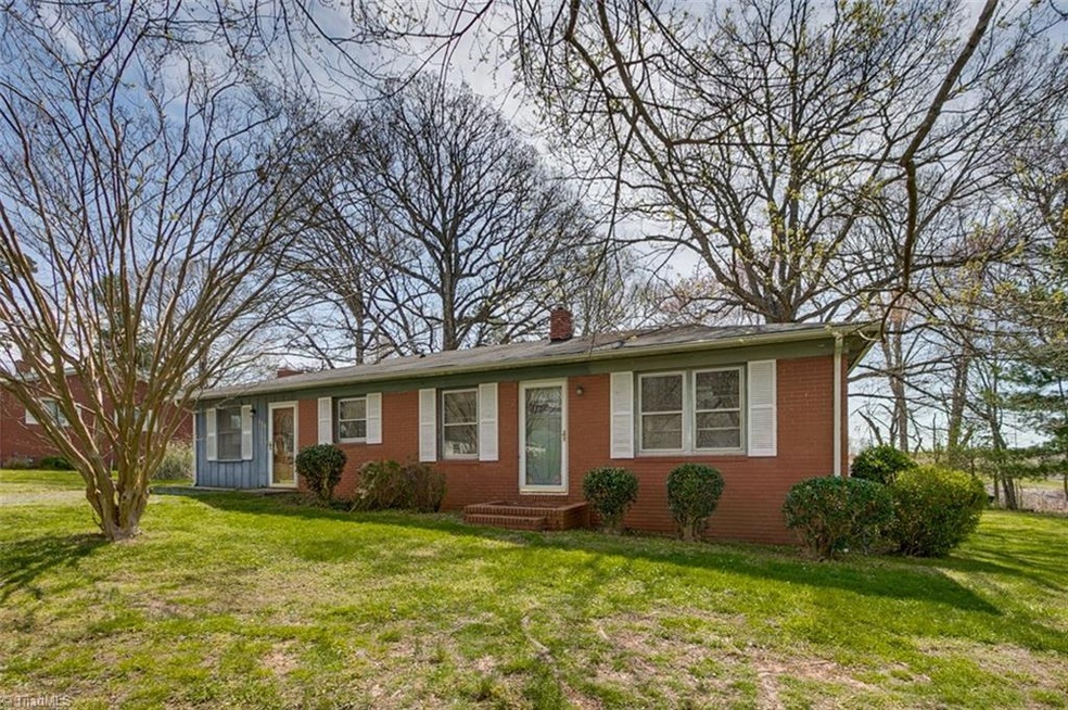 336 Hall Dr, Asheboro, NC 27205 - photo 1