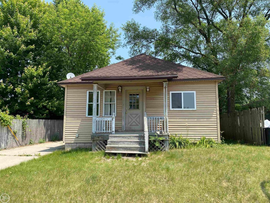 1912 27th St, Port Huron, MI 48060 - photo 1