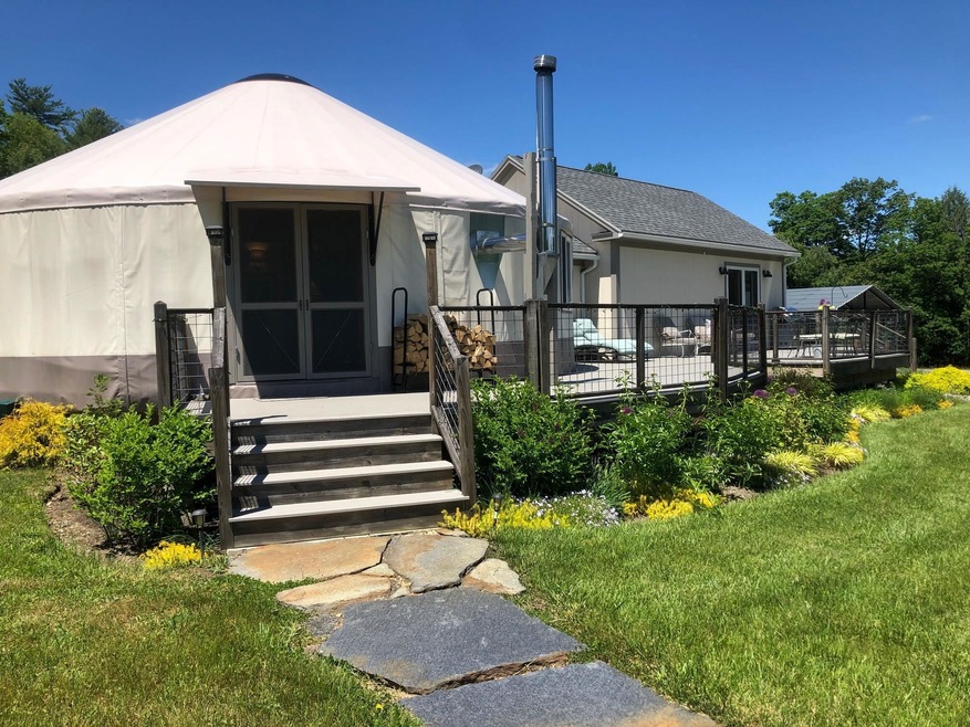 243 S Pine Banks Rd, Putney, VT 05346 - photo 1