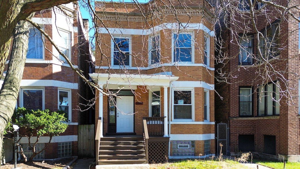 6961 S Eberhart Ave, Chicago, IL 60637 - photo 1
