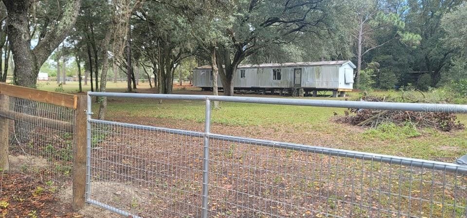 6951 SE 210 Ave, Morriston, FL 32668 - photo 1