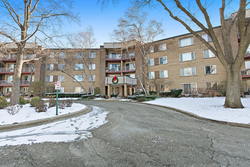 945 E Kenilworth Ave Unit 122, Palatine, IL 60074 | MLS# MRD11938745