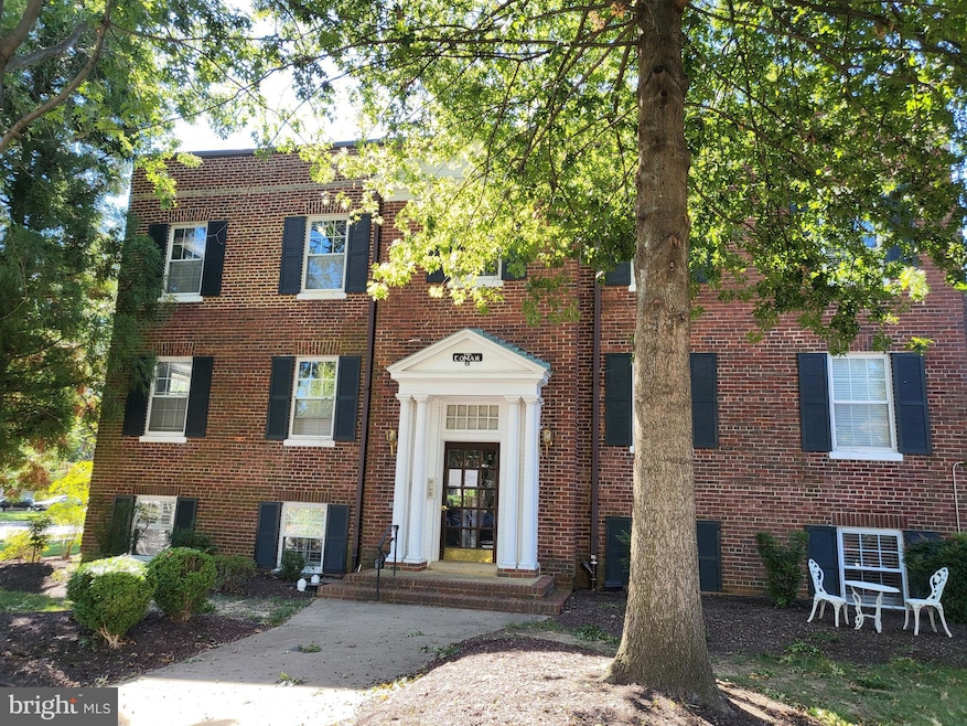 400 Commonwealth Ave unit 307, Alexandria, VA 22301 - photo 1