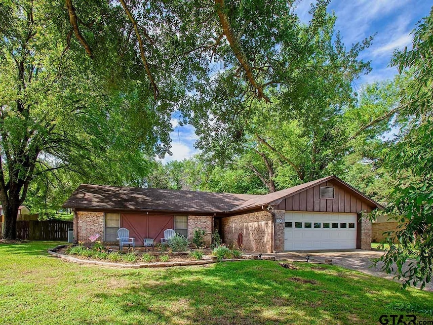 For Sale $239,900 • Co-Listing Agent