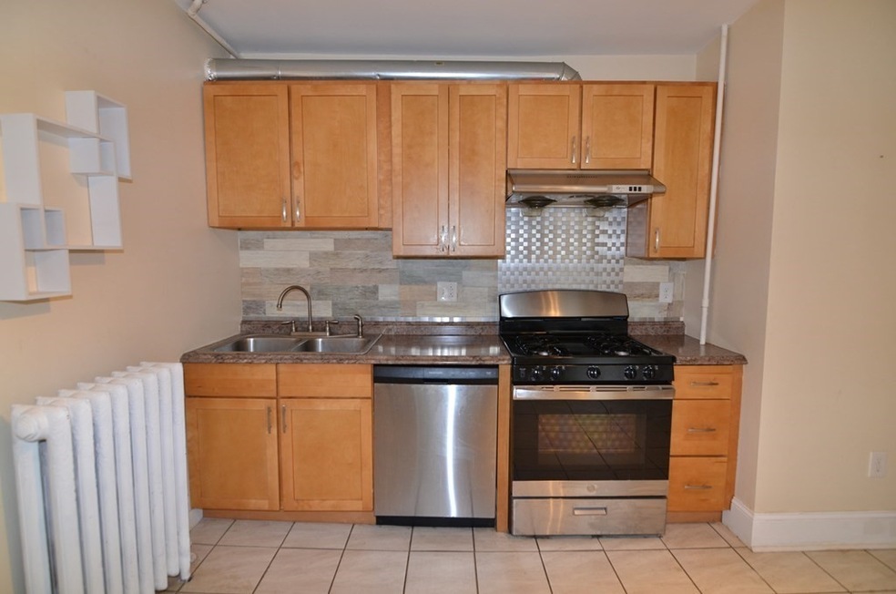 285 E Squantum St unit 2, Quincy, MA 02171 - photo 1