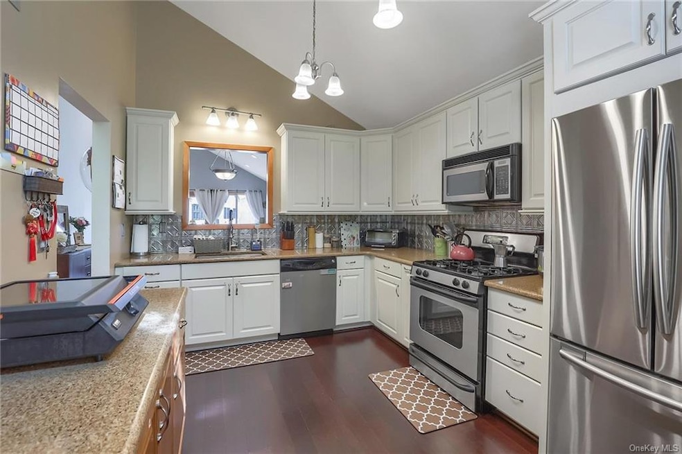 135 W Nyack Rd unit 22, Nanuet, NY 10954 - photo 1