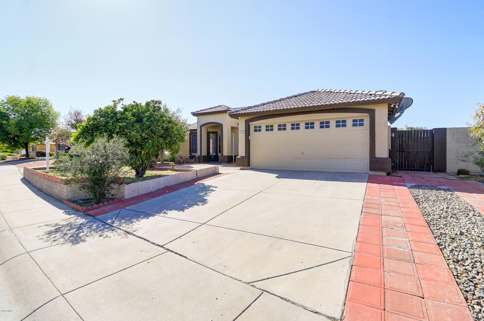 7553 W Denton Ln
