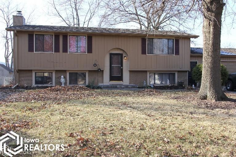 2317 N 2nd Ave E, Newton, IA 50208 - photo 1