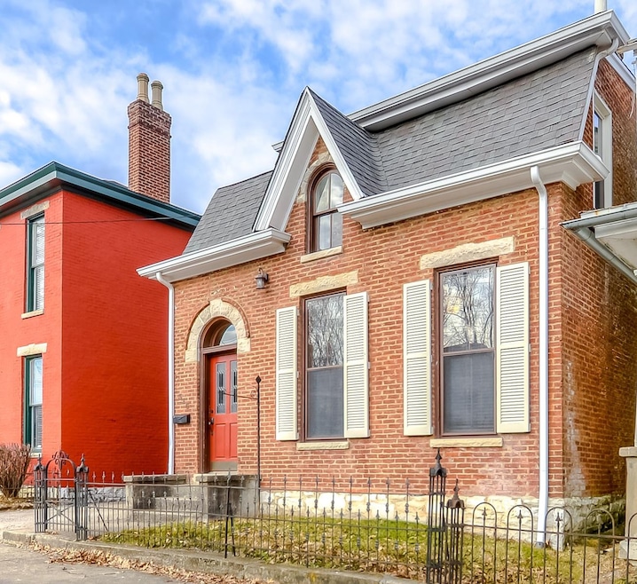 316 Wilkinson St, Frankfort, KY 40601 - photo 1