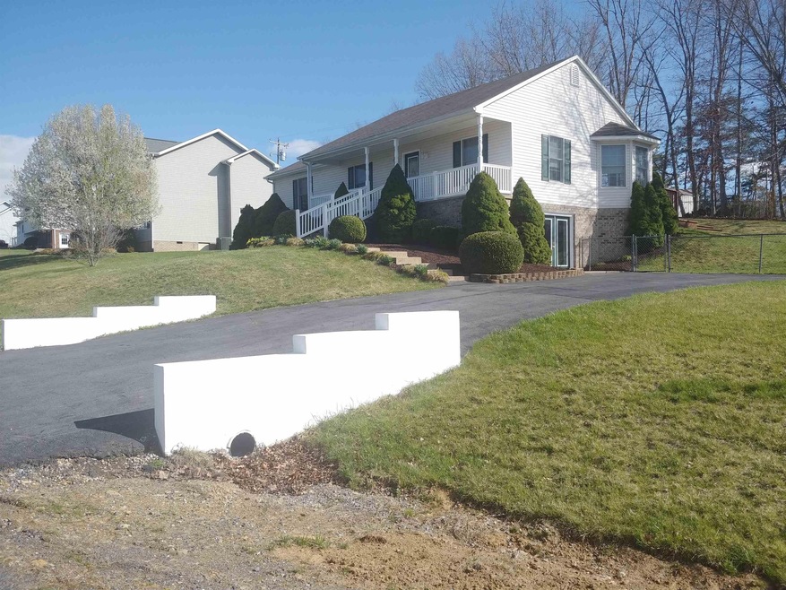 48 Hillandale Dr, Staunton, VA 24401 - photo 1