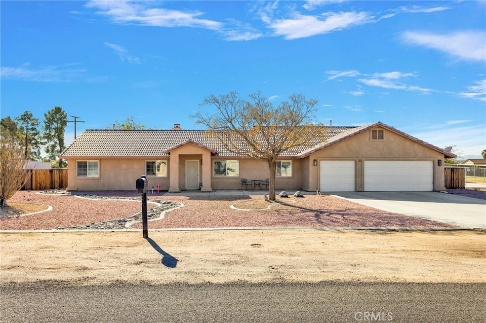 18311 Owatonna Rd, Apple Valley, CA 92307 - photo 1