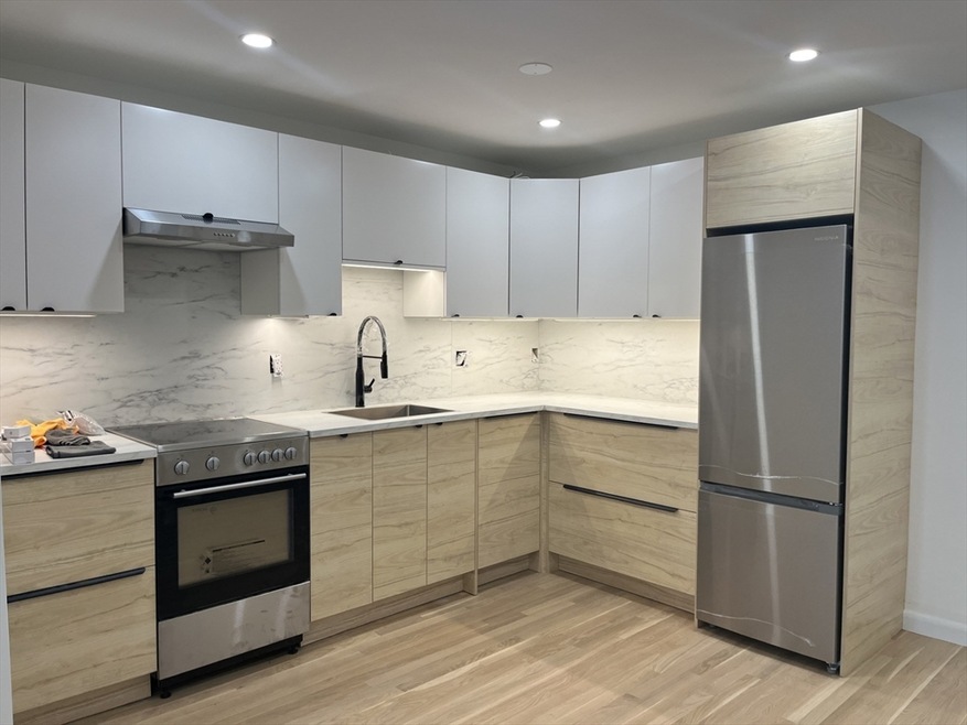 39 Englewood Ave unit 18, Brighton, MA 02135 - photo 1