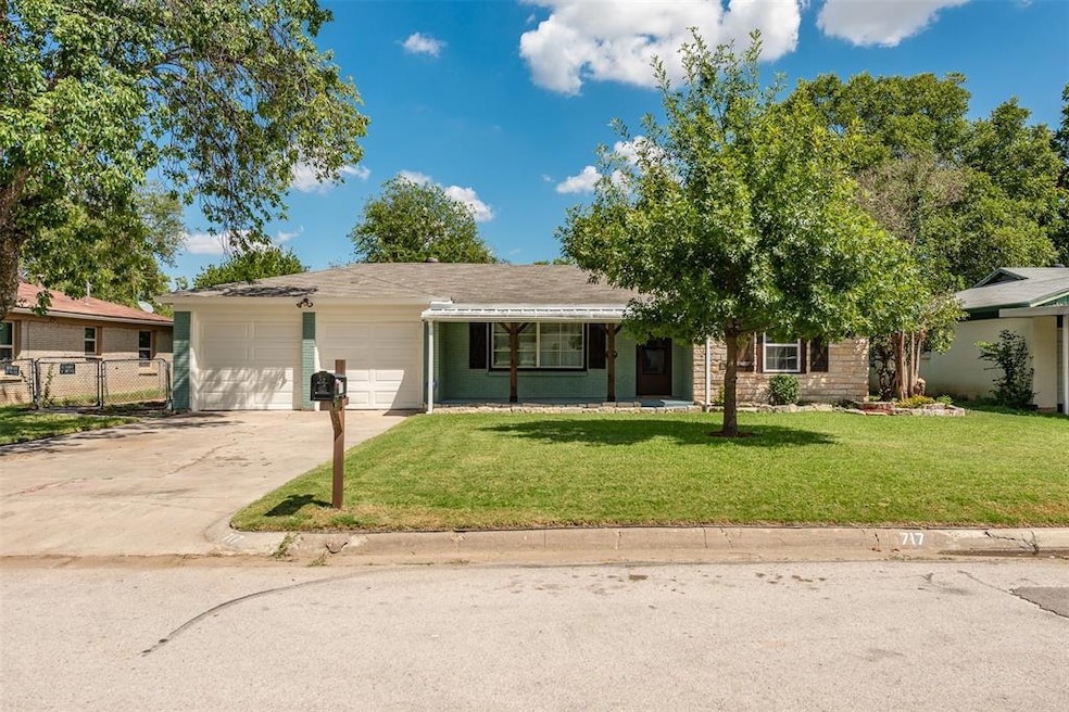 717 Ala Dr, Fort Worth, TX 76108 - photo 1