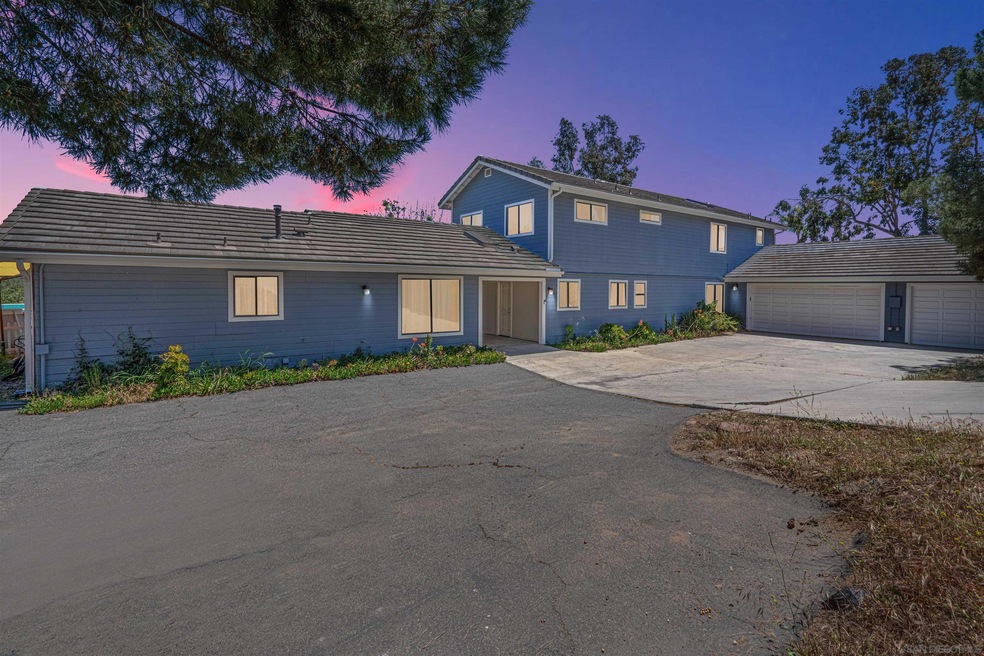 9452 Circle r Dr, Escondido, CA 92026 - photo 1