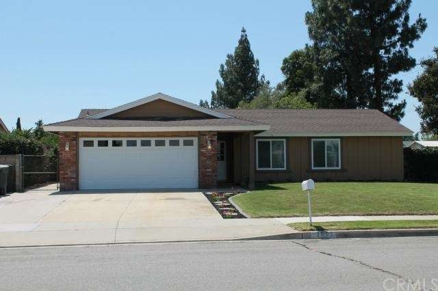 Great Curb Appeal and a new Garage Door