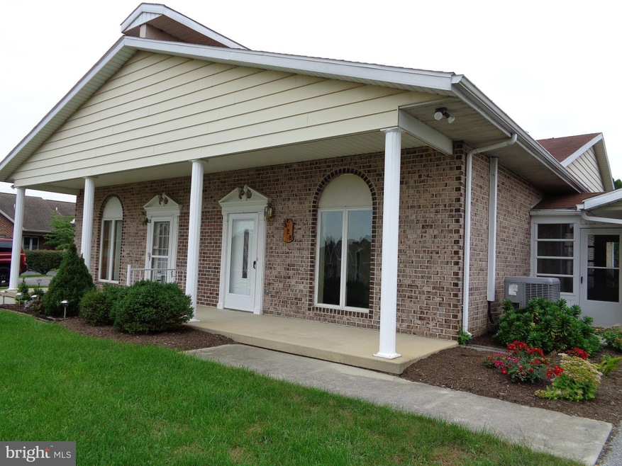 428 Martina Dr, Chambersburg, PA 17201 - photo 1