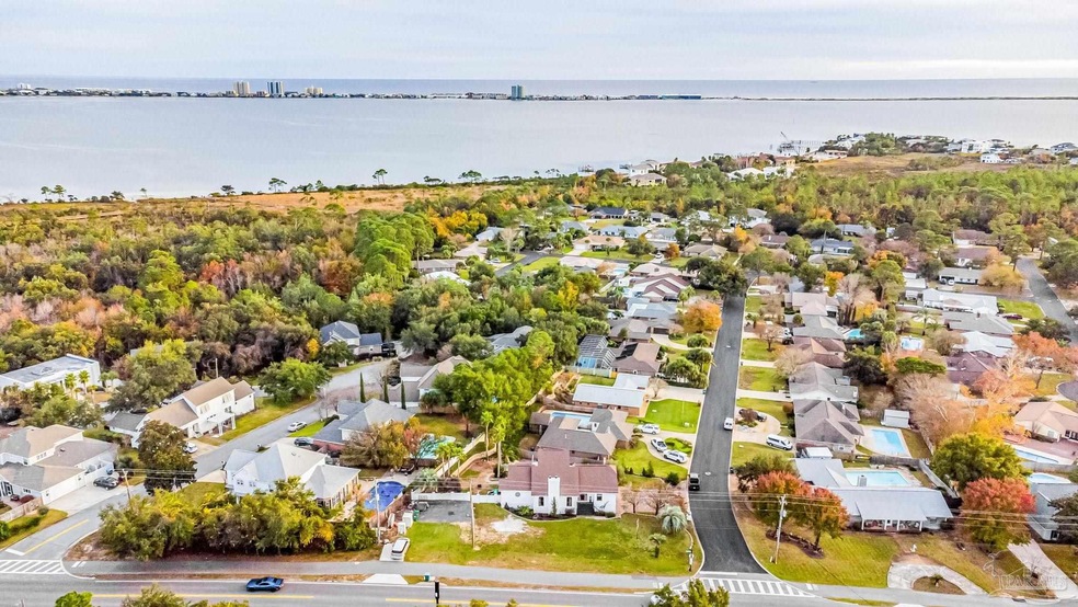 501 Shoreline Dr, Gulf Breeze, FL 32561 MLS 637391