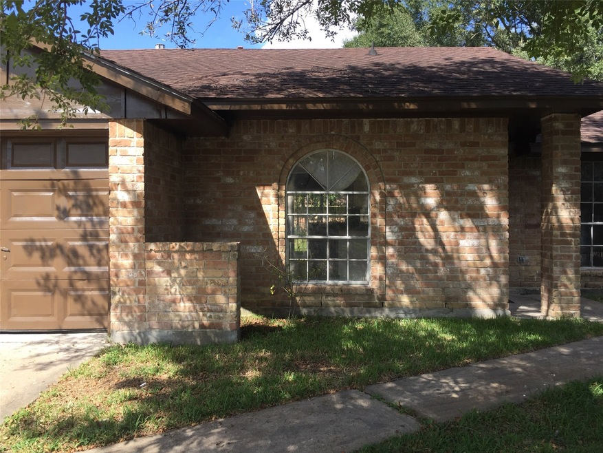 2222 Deerhurst Ln, Houston, TX 77088 - photo 1