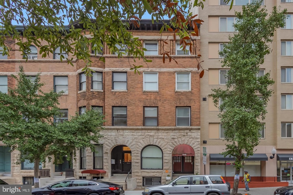 1113 N Calvert St, Baltimore, MD 21202 - photo 1