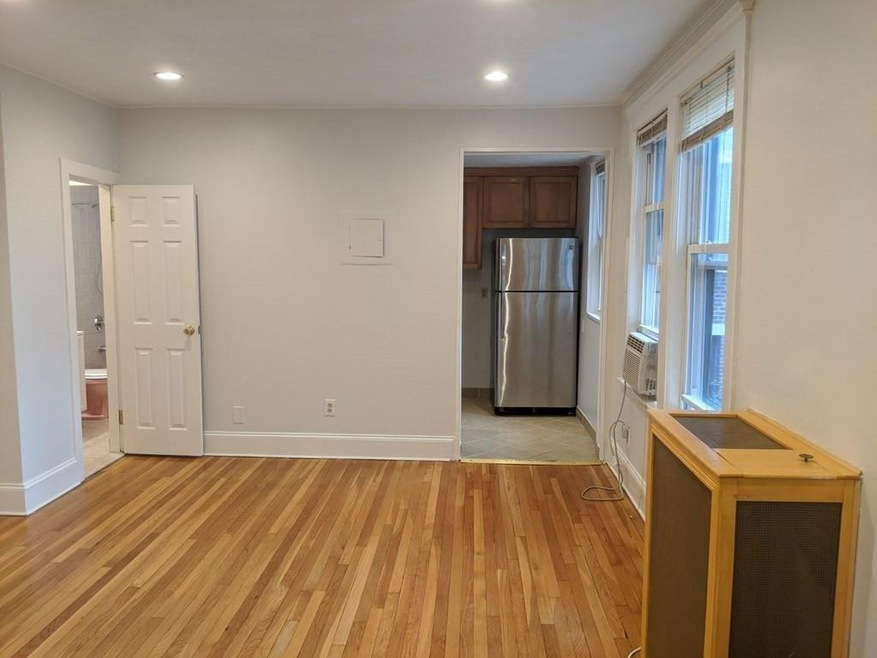 124 Sutherland Rd unit 7, Brighton, MA 02135 - photo 1