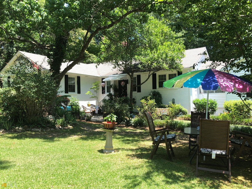Adorable Starter home!