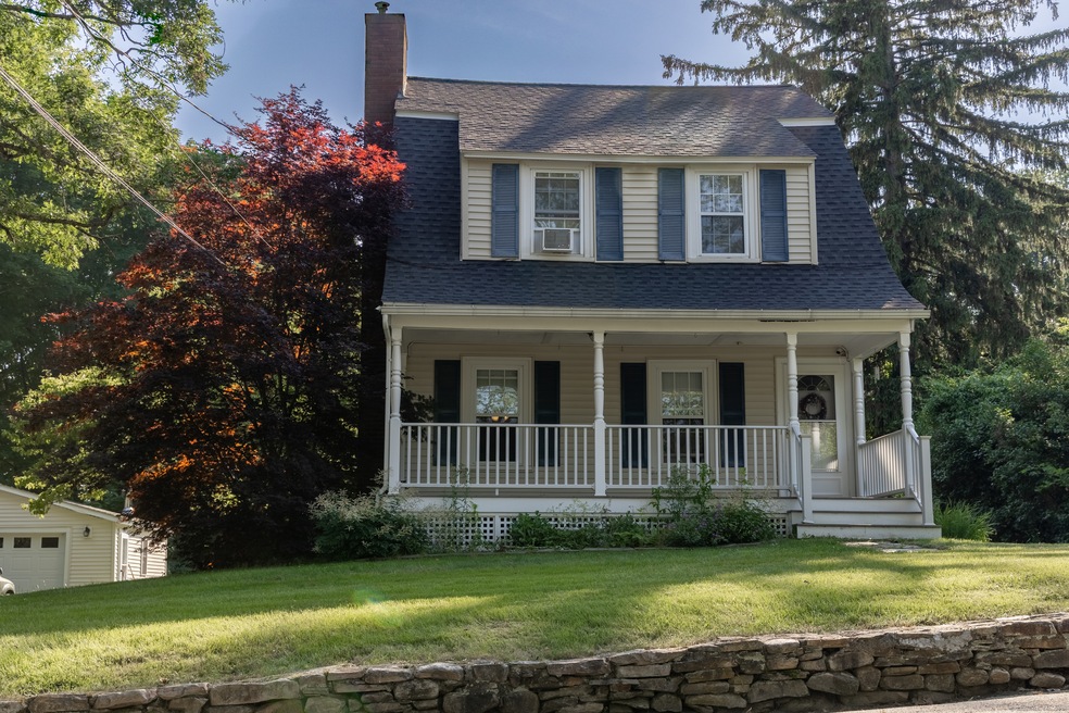 7 Parent Hill Rd, Moosup, CT 06354 - photo 1