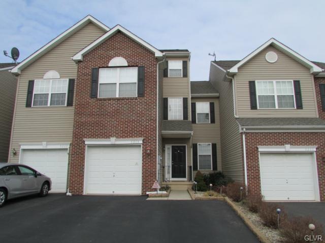 5219 Spring Ridge Dr E, Macungie, PA 18062 - photo 1