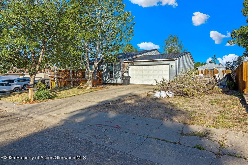 714 Westridge Rd, Craig, CO 81625 - photo 1