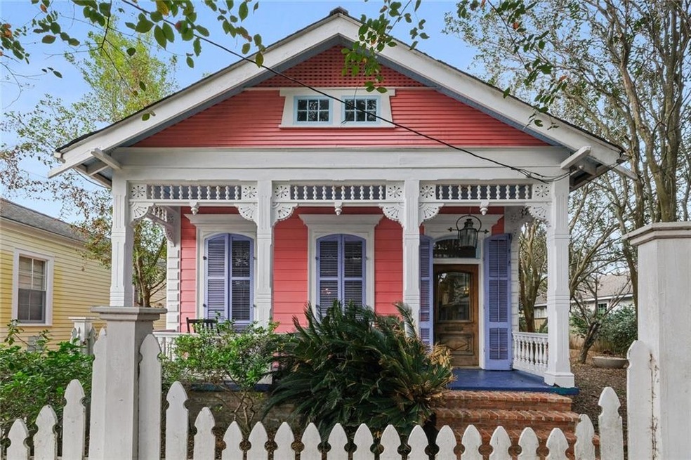 Classic sidehall cottage