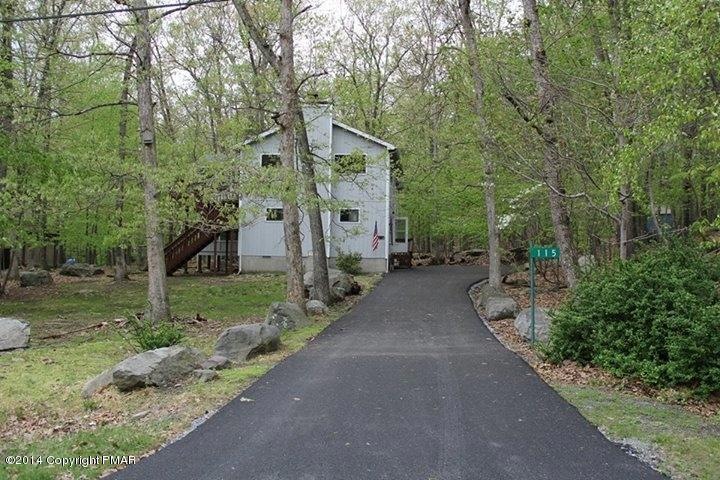 115 Bayberry Ct, East Stroudsburg, PA 18301 - photo 1